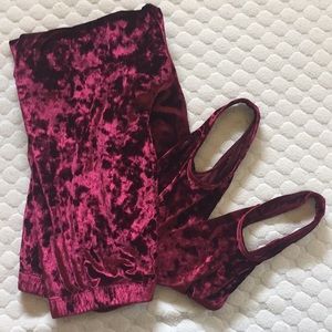 Crushed velvet stirrup leggings